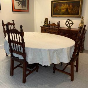 Jardin Brodé Oval Tablecloth